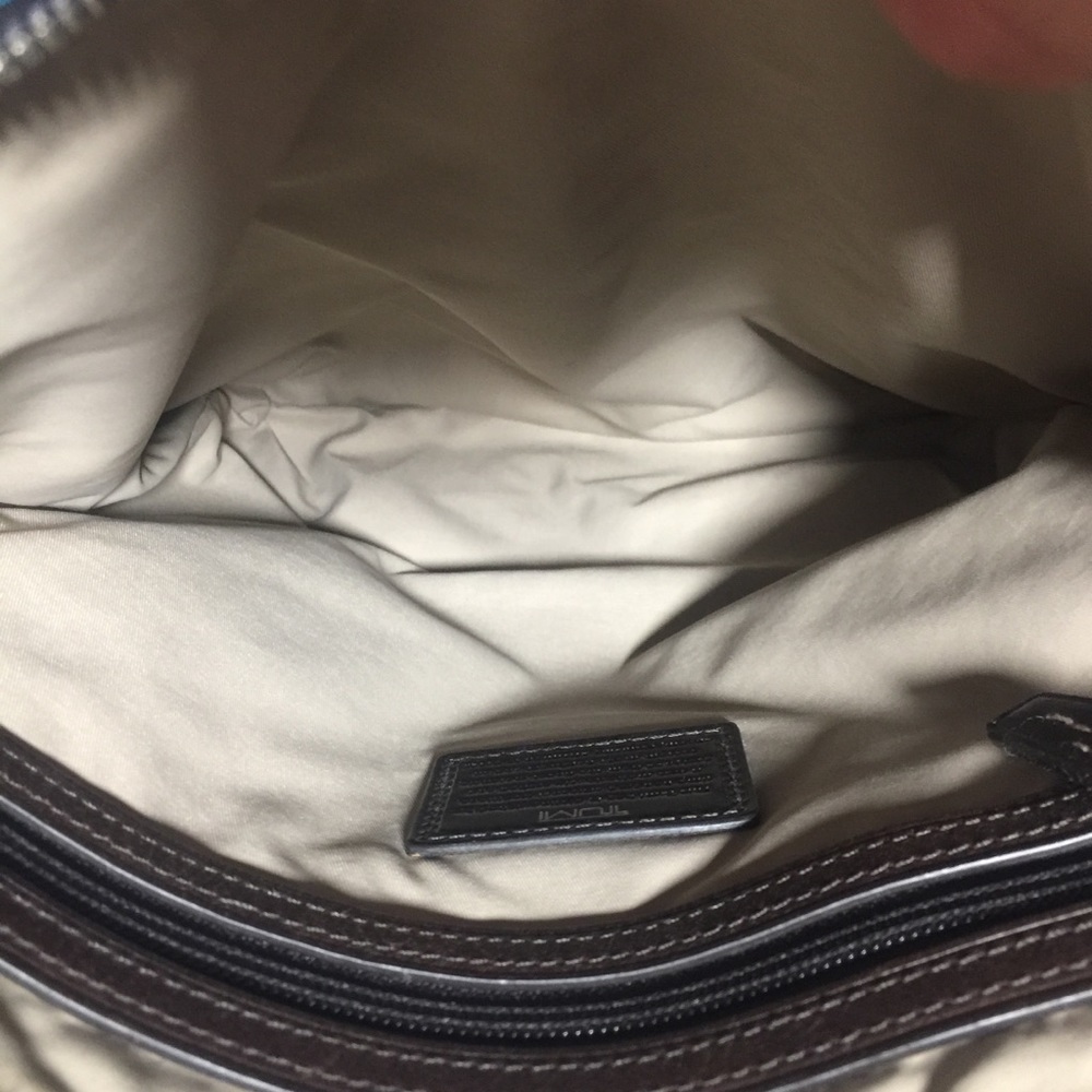 Trade/offer? - TUMI crossbody/shoulder bag. Unisex GUC - Picture 7 of 14